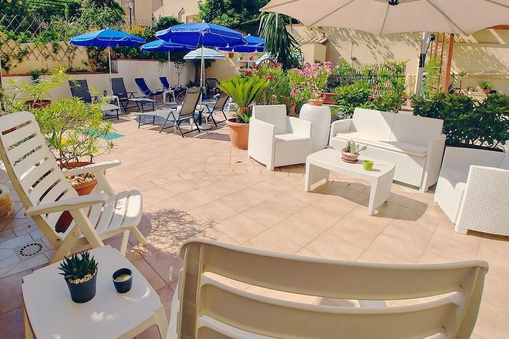 Bed & Breakfast Tiziana カステッランマーレ・デル・ゴルフォ エクステリア 写真