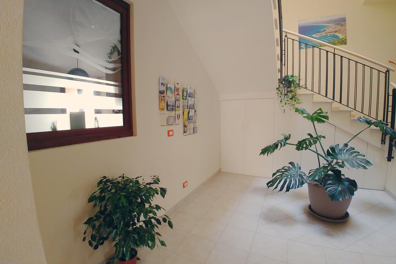 Bed & Breakfast Tiziana カステッランマーレ・デル・ゴルフォ エクステリア 写真